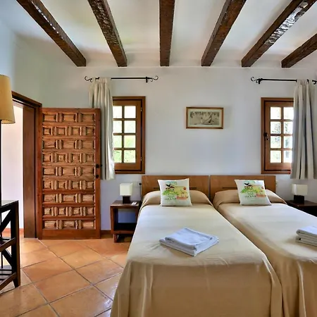 Luxury Private Holiday With Private Pool, Ibiza 1077 *