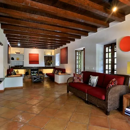 Luxury Private Holiday With Private Pool, Ibiza 1077 *